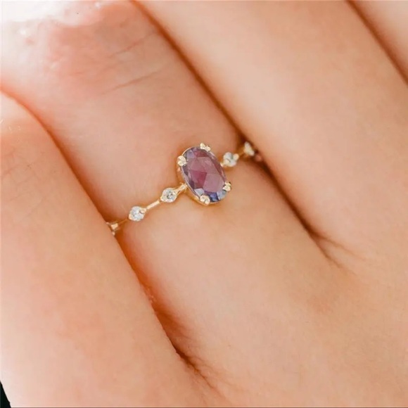 🎁 Dainty Purple Crystal 925 Sterling Silver Ring - Picture 4 of 4